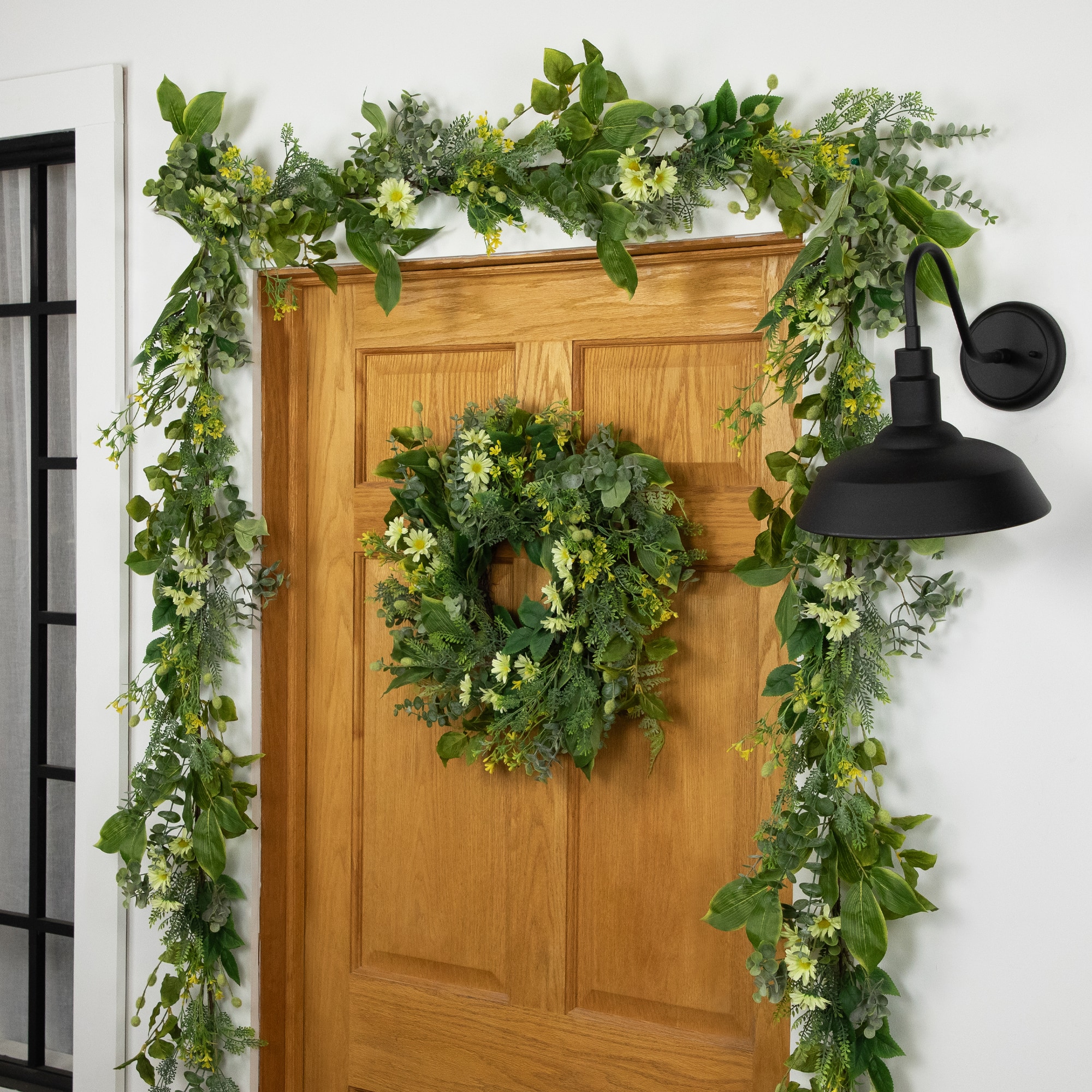 20" Mixed Foliage & Daisy Spring Wreath